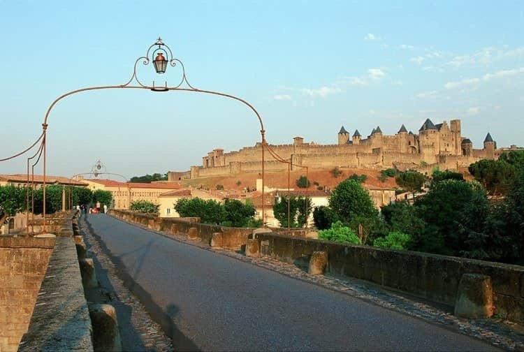 Bel Appartement Avec Cour Au Coeur De La Bastide Carcassonne Bagian luar foto