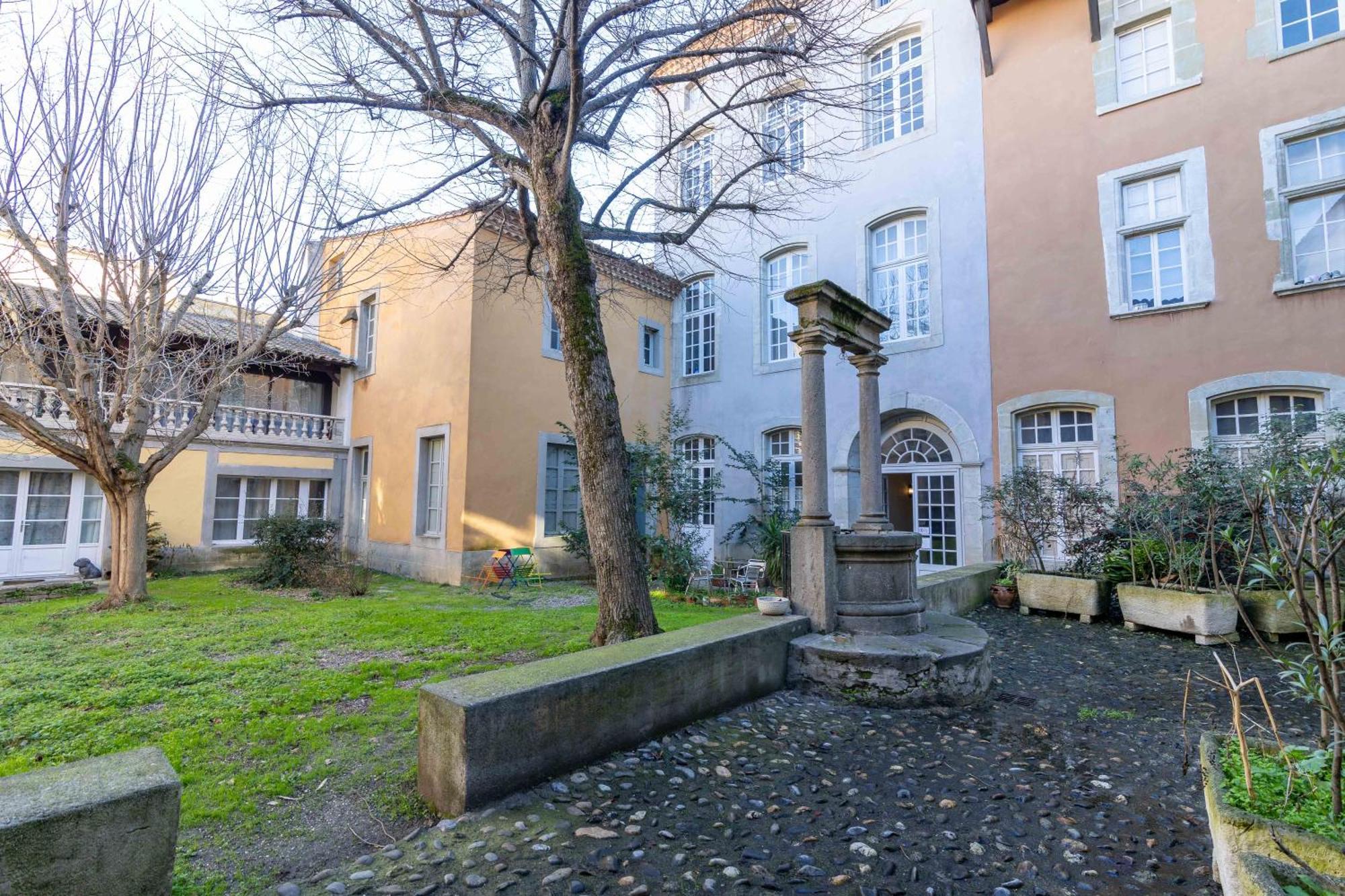 Bel Appartement Avec Cour Au Coeur De La Bastide Carcassonne Bagian luar foto